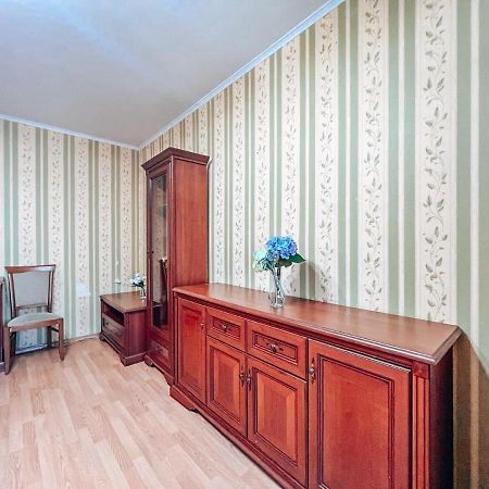 Apartments Near The Exhibition Centre Kiev Luaran gambar