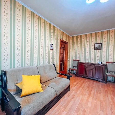 Apartments Near The Exhibition Centre Kiev Luaran gambar