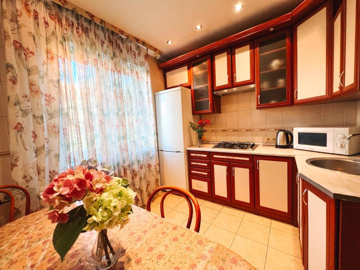Apartments Near The Exhibition Centre Kiev Luaran gambar
