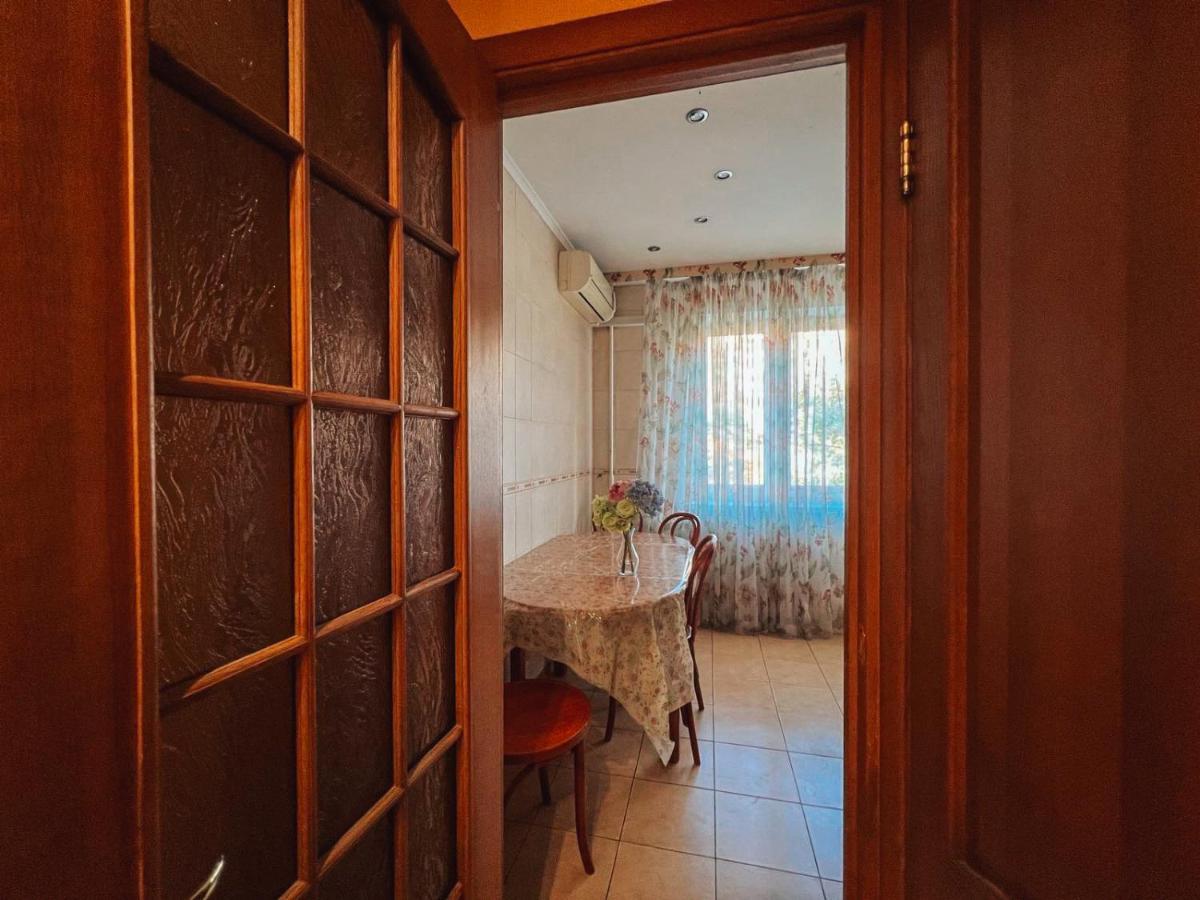 Apartments Near The Exhibition Centre Kiev Luaran gambar